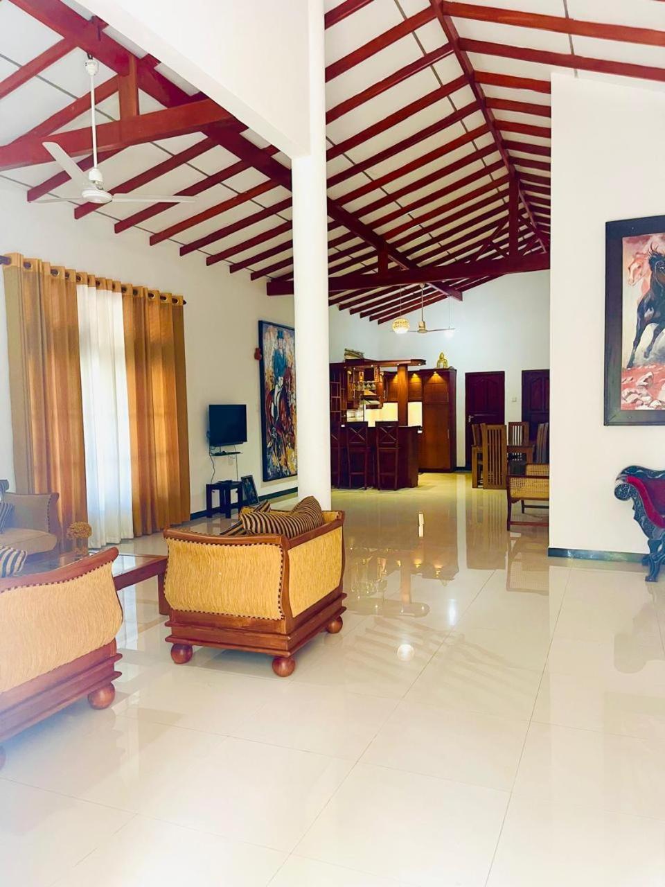 White Horse Hotell Hikkaduwa Exteriör bild