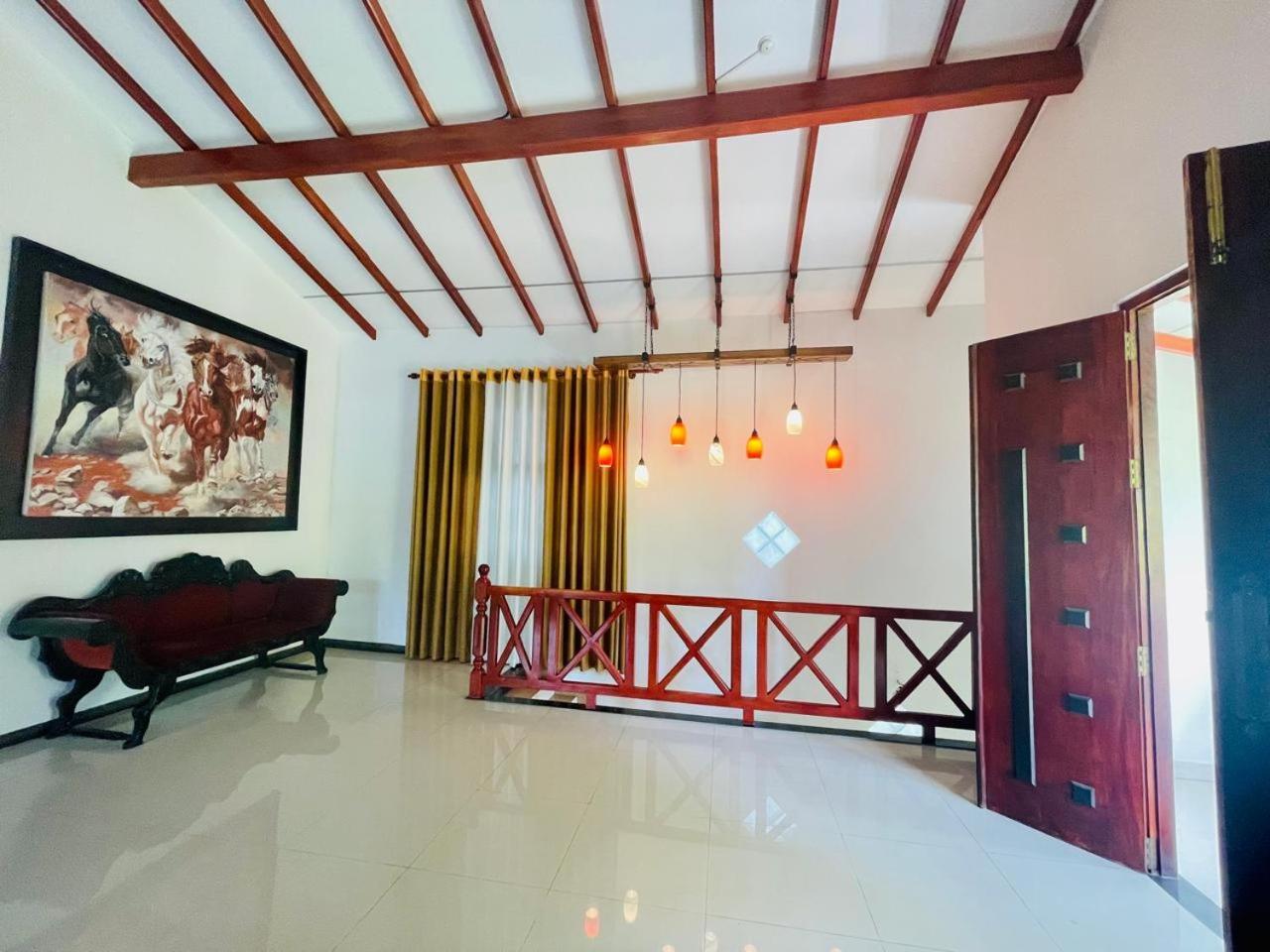 White Horse Hotell Hikkaduwa Exteriör bild