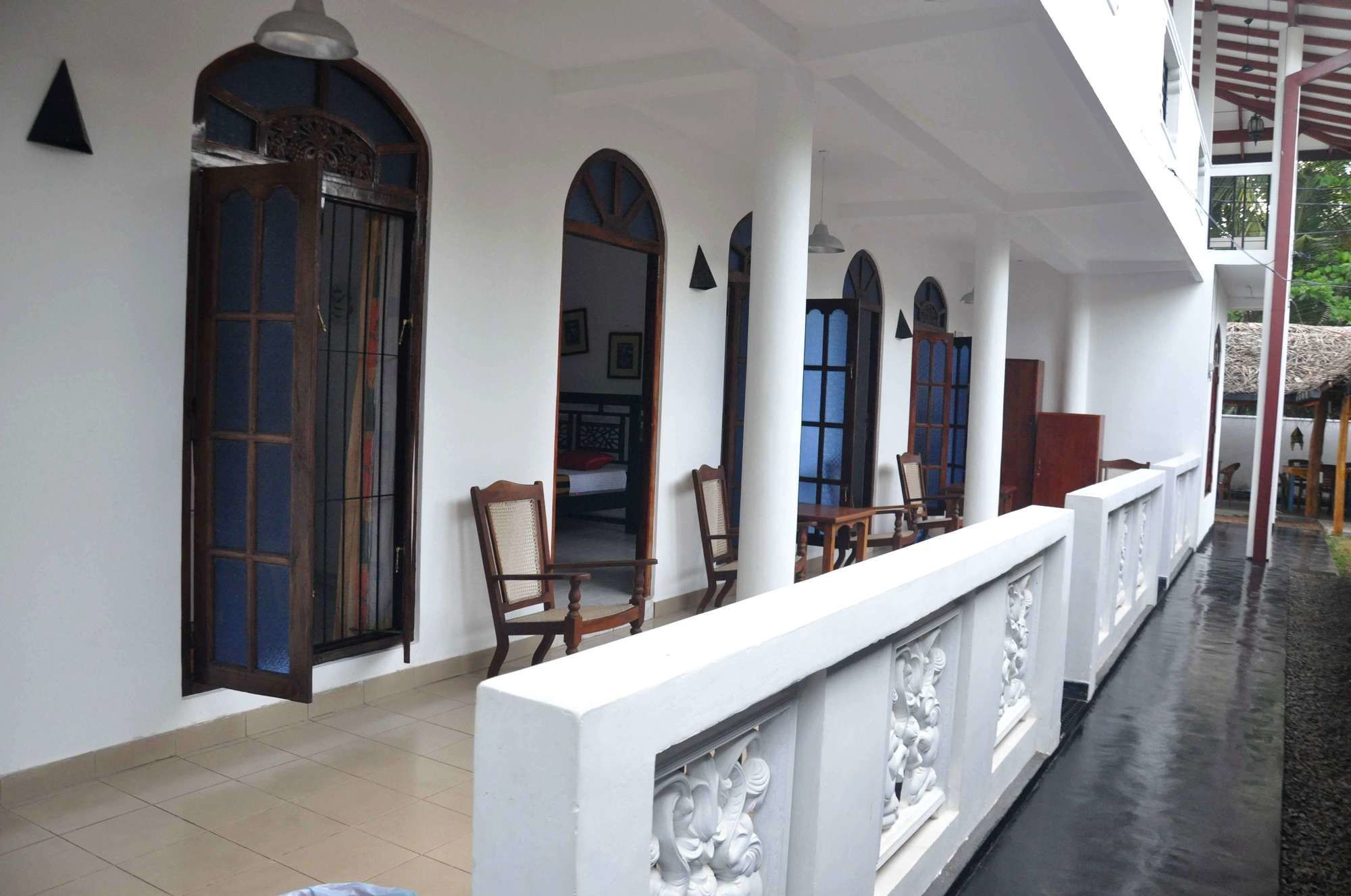 White Horse Hotell Hikkaduwa Exteriör bild