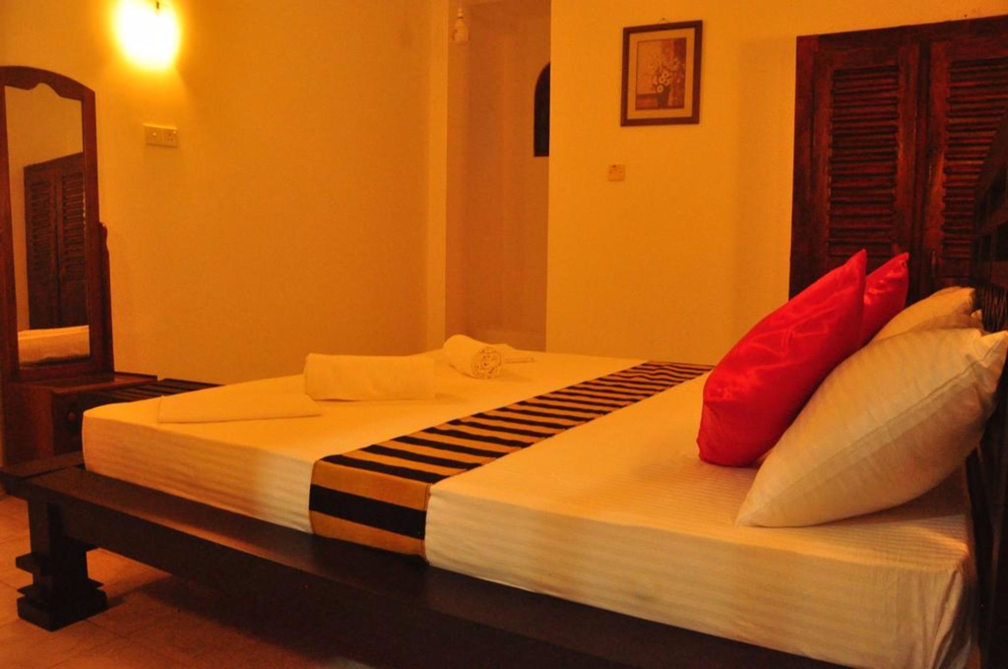 White Horse Hotell Hikkaduwa Exteriör bild